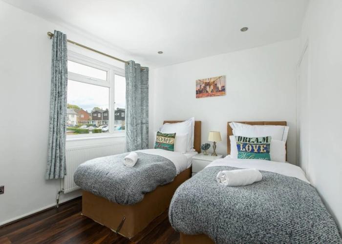Skyvillion - 2bed House W Grdn&parking In Hatfield