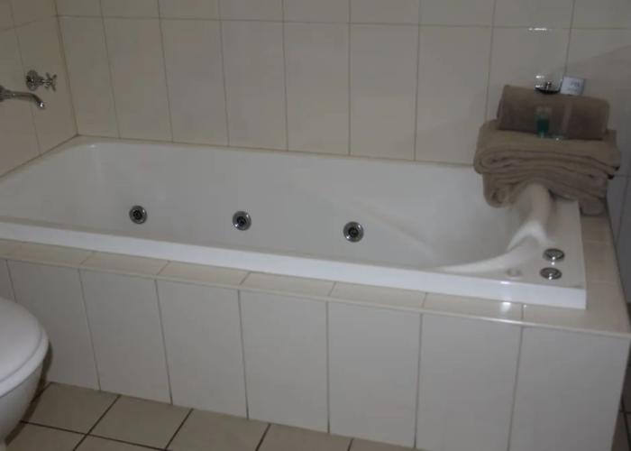 Saltbush Motor Inn