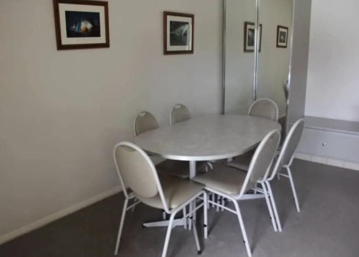 Saltbush Motor Inn