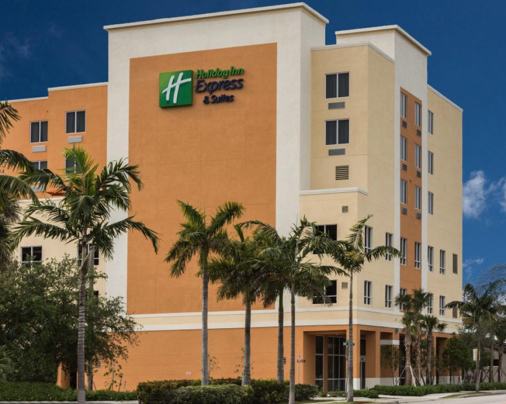 Holiday Inn Express & Suites Fort Lauderdale Airport South by IHG