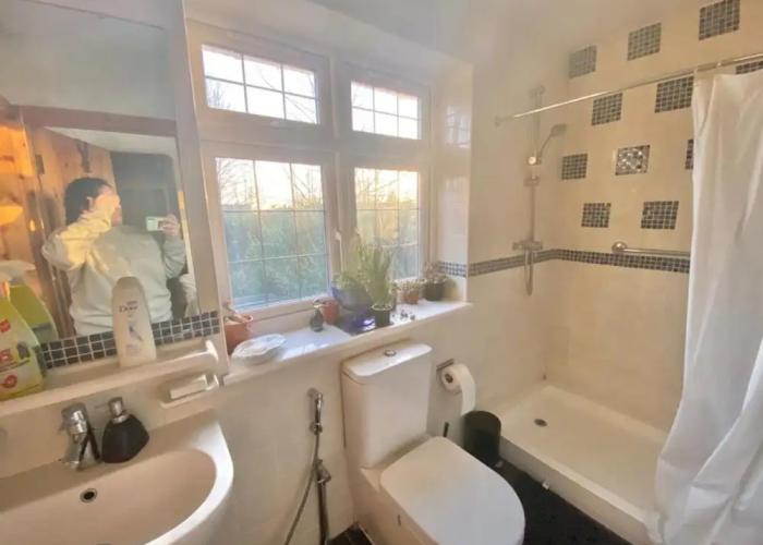 2-bed Apartment in High Wycombe Private Garden