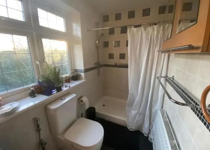 2-bed Apartment in High Wycombe Private Garden