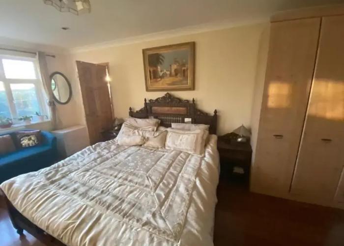 2-bed Apartment in High Wycombe Private Garden