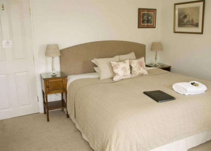 2-bed Apartment in High Wycombe Private Garden
