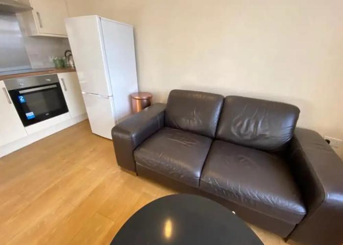1-bed Unit 10 Minute Drive From Hellfire Caves