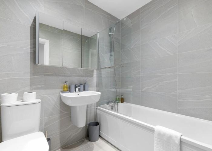 2 Bdrm Penthouse with parking Wycombe