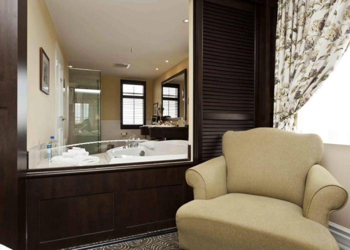 Le St-Martin Hotel & Suites Laval