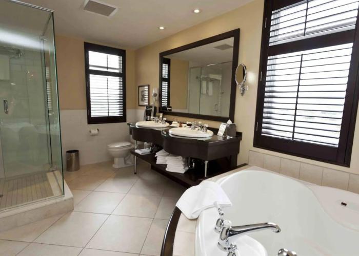 Le St-Martin Hotel & Suites Laval