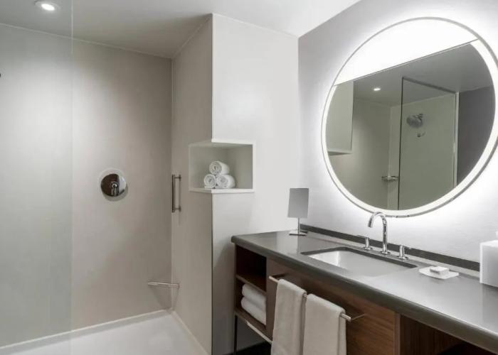 Courtyard By Marriott Montreal Laval