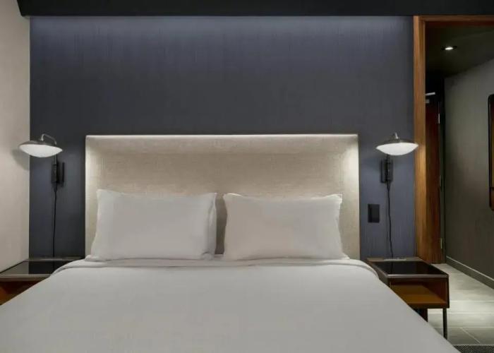 Courtyard By Marriott Montreal Laval