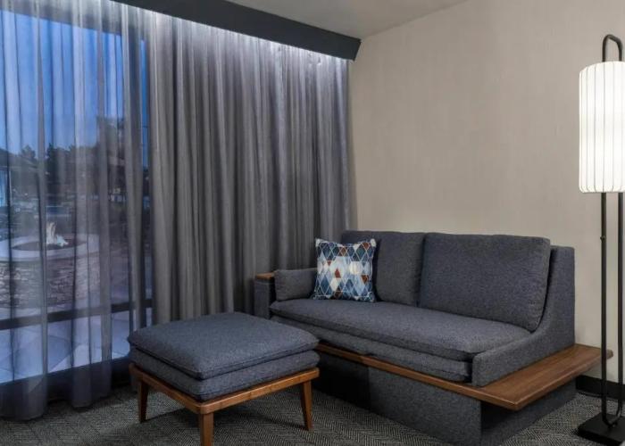 Courtyard By Marriott Montreal Laval