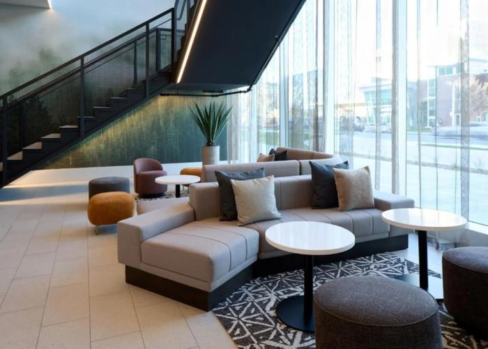 Courtyard Montreal Laval