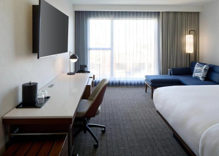 Courtyard Montreal Laval