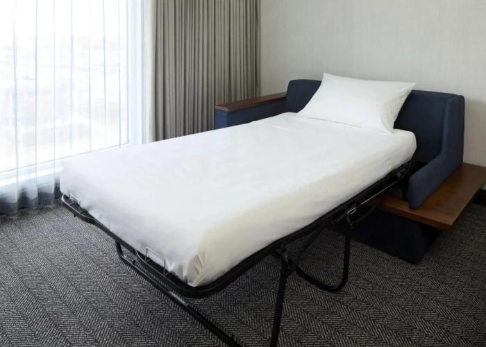 Courtyard Montreal Laval