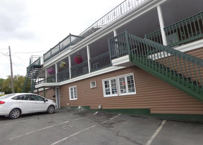 Happy Motel