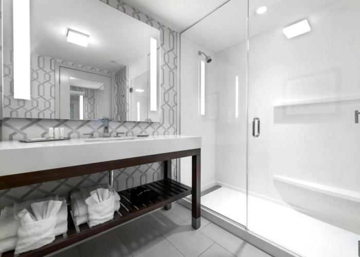 Courtyard by Marriott Edgewater NYC Area