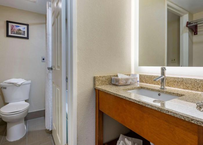 Comfort Inn Edgewater on Hudson River