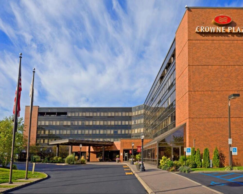 Crowne Plaza Edison by IHG