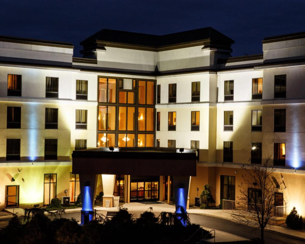 Holiday Inn Express Hotel & Suites Harrisburg West by IHG