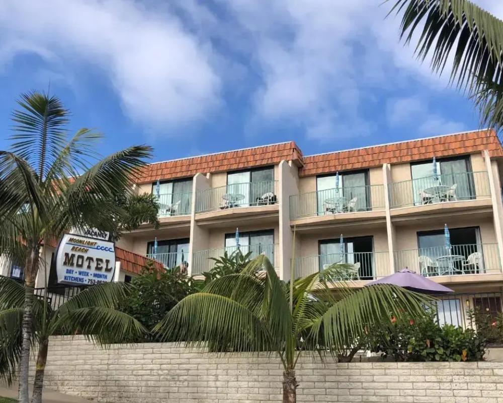 Moonlight Beach Motel