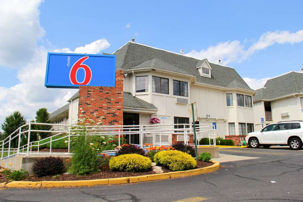 Motel 6 Enfield, CT - Hartford