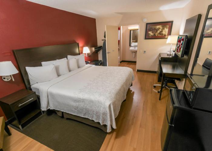 Red Roof Inn PLUS+ Chicago - Willowbrook