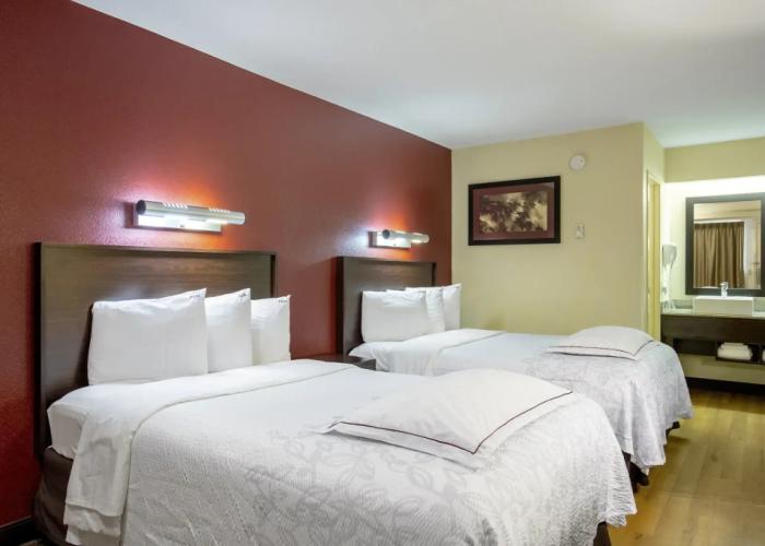 Red Roof Inn PLUS+ Chicago - Willowbrook