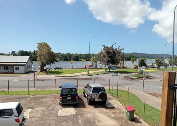 Innisfail Riverfront Motel