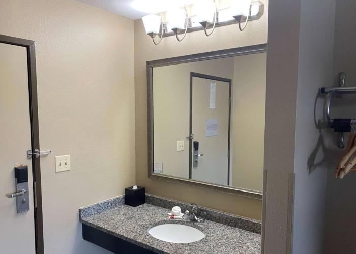 Super 8 by Wyndham Independence KS