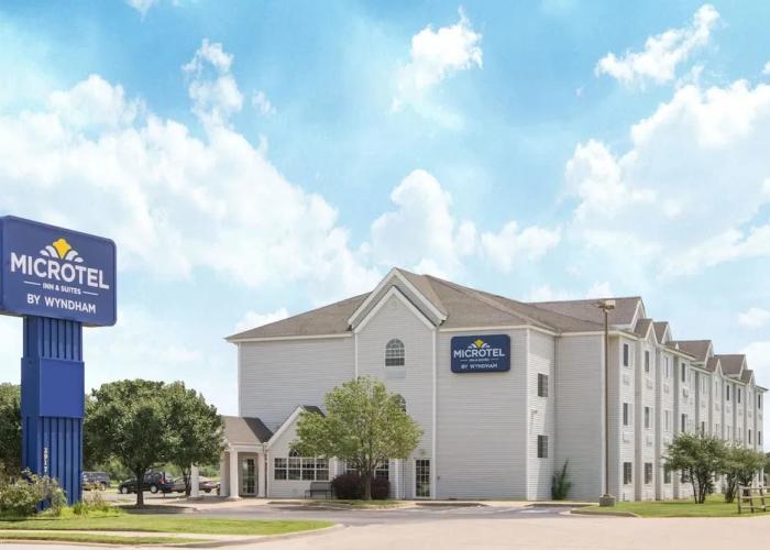 Microtel Inn & Suites by Wyndham Independence