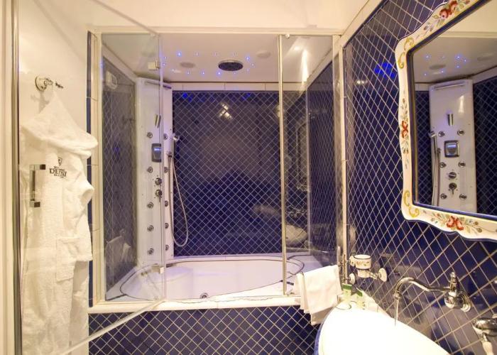 Strand Hotel Terme Delfini
