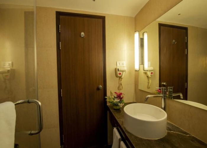 Express Inn The Business Luxury Hotel
