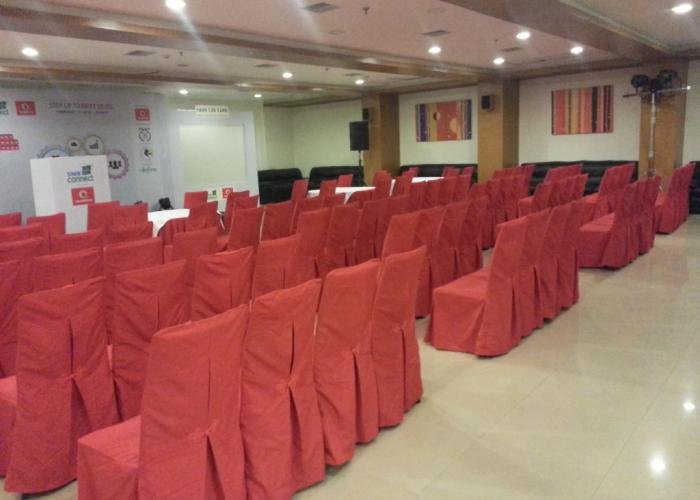 Hi5 Hotel & Experience