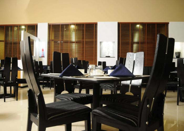 Hi5 Hotel & Experience