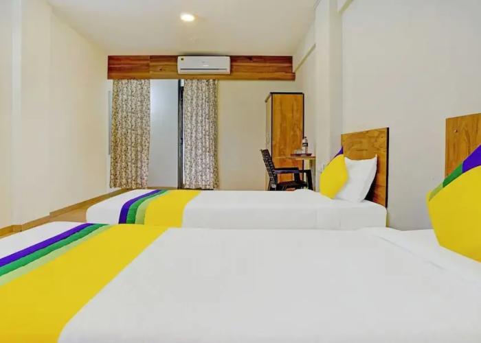 Itsy Hotels Oasis Pride