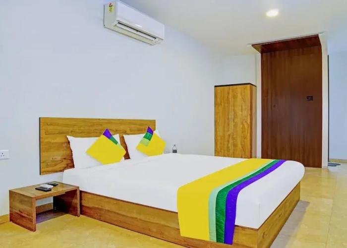Itsy Hotels Oasis Pride