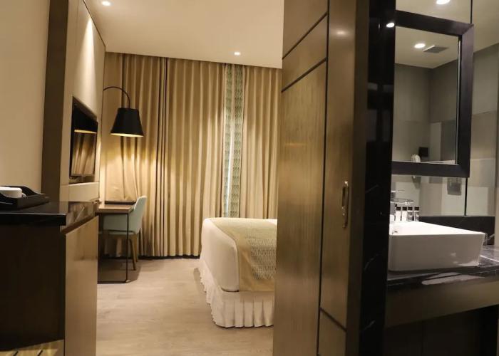 The Cruze Premium Boutique Hotel