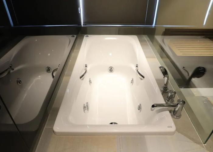 The Cruze Premium Boutique Hotel