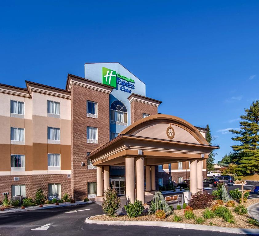 Holiday Inn Express and Suites Wytheville by IHG