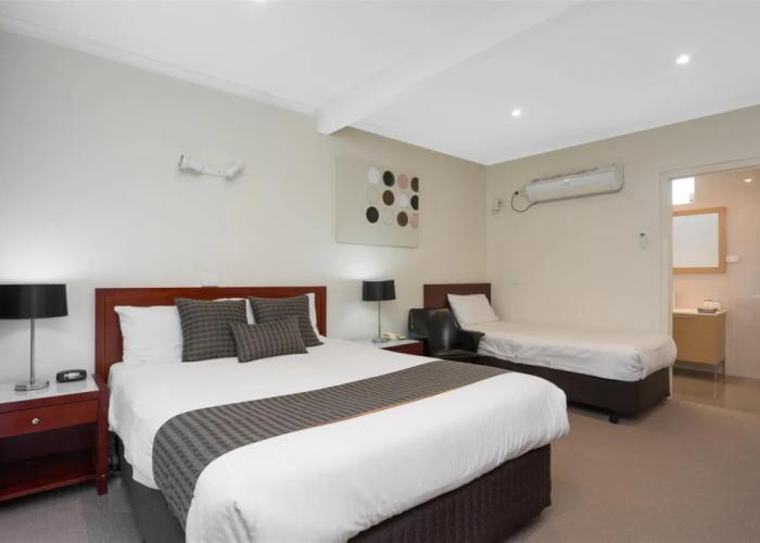 New Crossing Place Motel