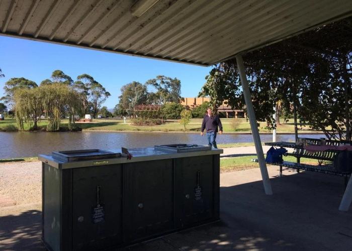 Morwell Parkside Motel