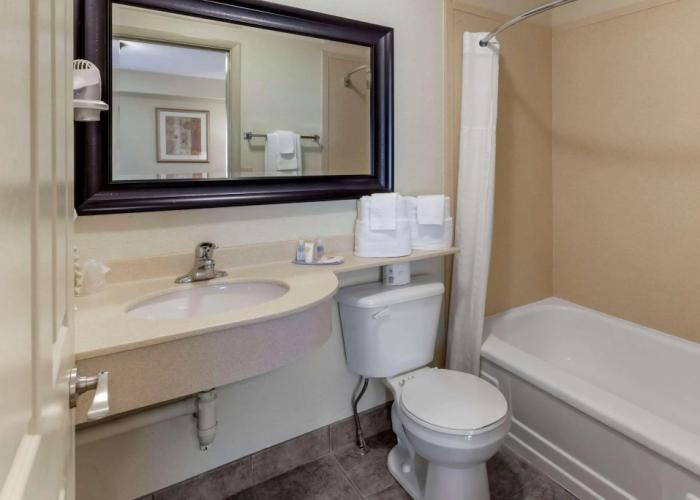 Comfort Inn & Suites Thousand Islands Harbour District