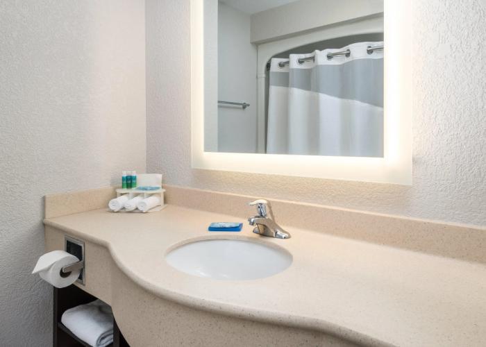 Holiday Inn Express Hotel & Suites Gananoque by IHG