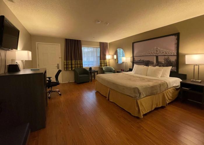 Super 8 by Wyndham Gananoque/Country Squire Resort