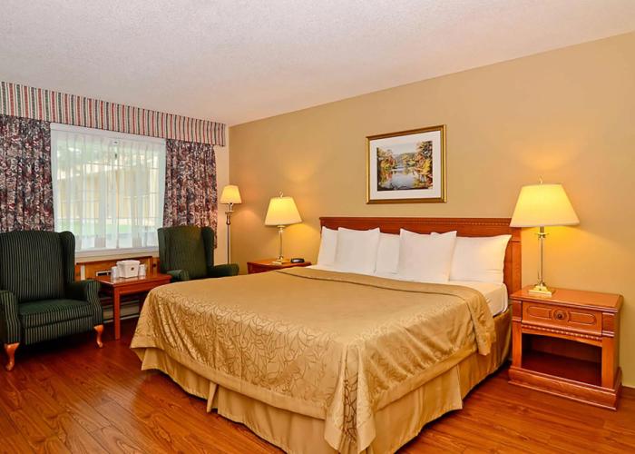 Super 8 by Wyndham Gananoque/Country Squire Resort