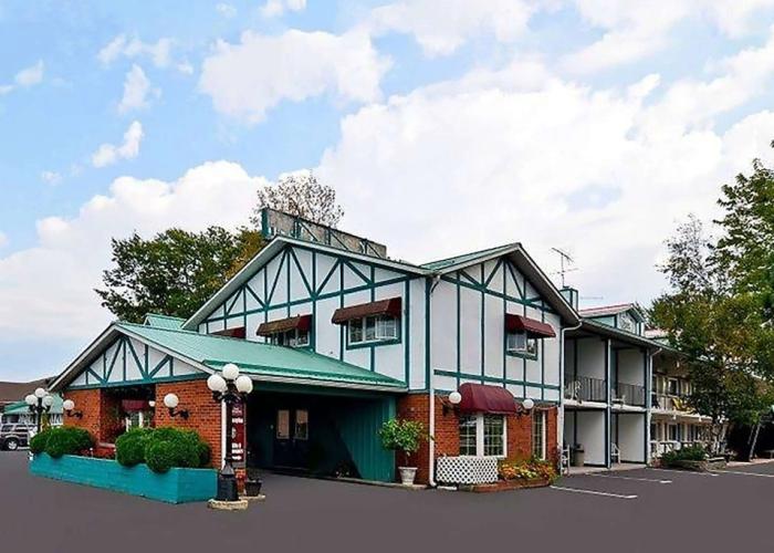 Super 8 by Wyndham Gananoque/Country Squire Resort