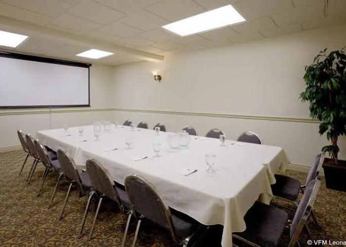 Clarion Inn And Conference Centre