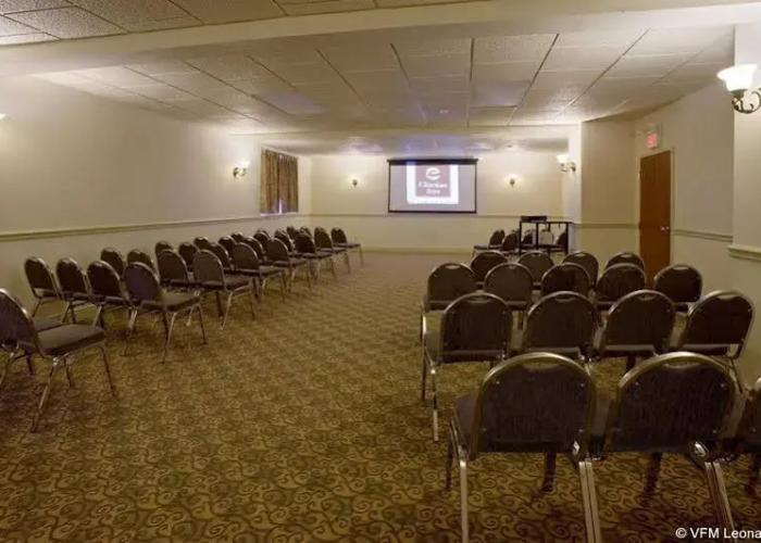 Clarion Inn And Conference Centre