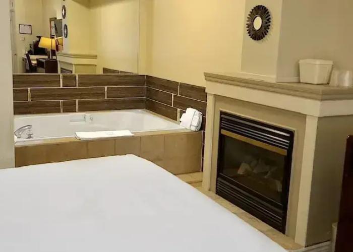 Riviera Inn and Suites 1000 Islands
