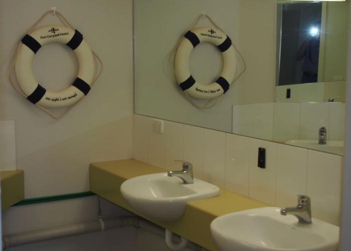 Sow and Piglets Guesthouse - Hostel